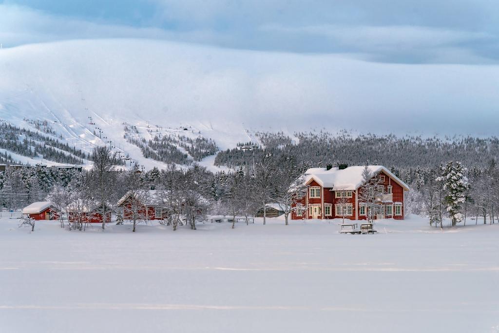 Aurora Estate Hotel Yllasjarvi Exterior photo