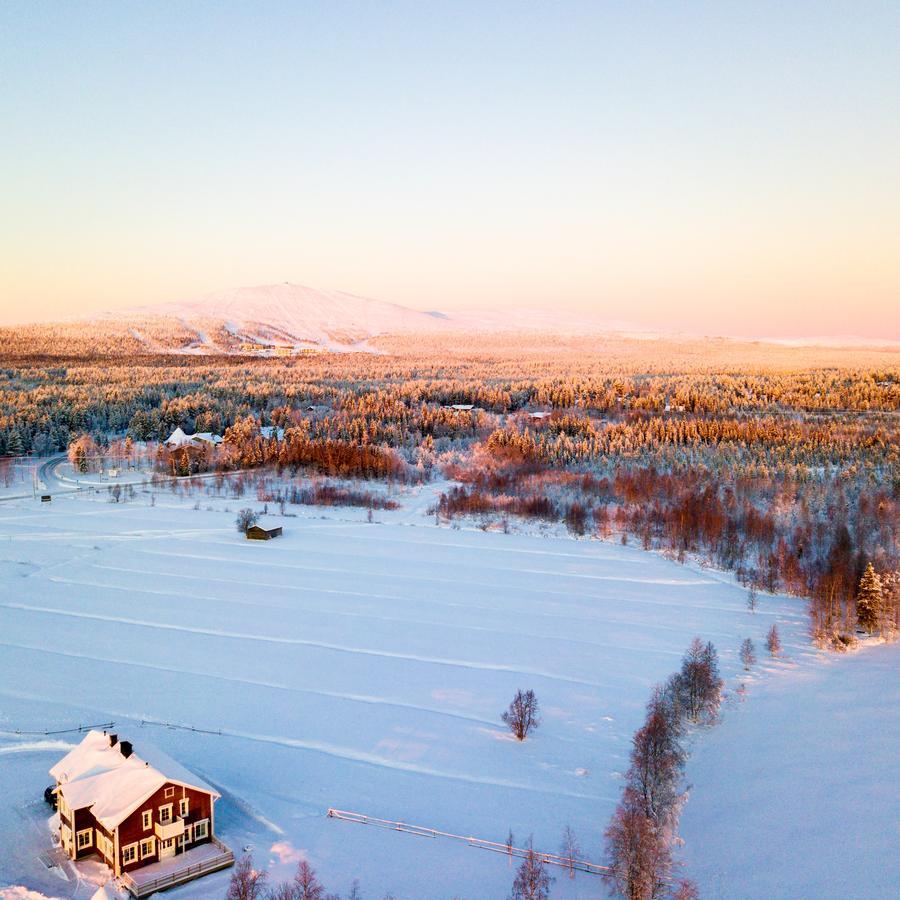 Aurora Estate Hotel Yllasjarvi Exterior photo